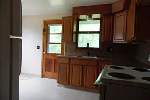 211 Clara Ct, Louisville, OH 44641 - Photo 7
