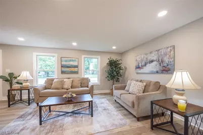399 Ridgewood Drive, Eastlake, OH 44095 - Photo 5