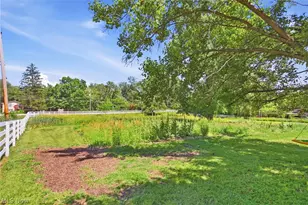 8870 N Spring Valley Park Dr, Chagrin Falls, OH 44023 - Photo 45