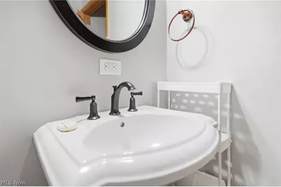 8870 N Spring Valley Park Drive, Chagrin Falls, OH 44023 - Photo 15