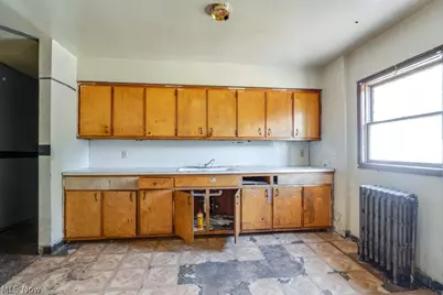 1932 Manchester Road, Akron, OH 44314 - Photo 13