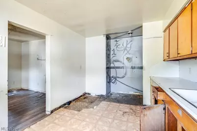 1932 Manchester Road, Akron, OH 44314 - Photo 15