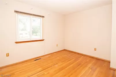 942 El Dorado Drive, Akron, OH 44319 - Photo 15