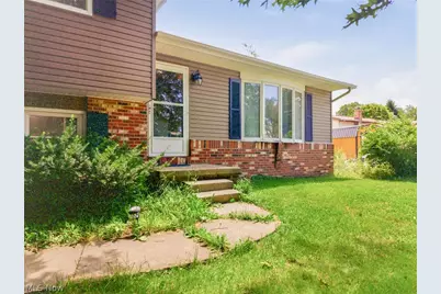 8694 Lansdale Avenue NW, North Canton, OH 44720 - Photo 3