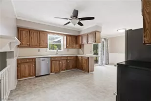 8694 Lansdale Ave NW, North Canton, OH 44720 - Photo 9