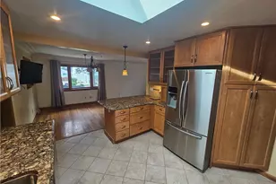 242 Sunset Rd, Avon Lake, OH 44012 - Photo 9