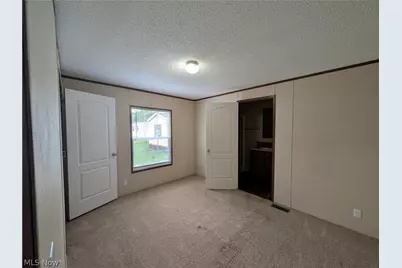 240 Cherry Bottom Glen, Elyria, OH 44035 - Photo 5
