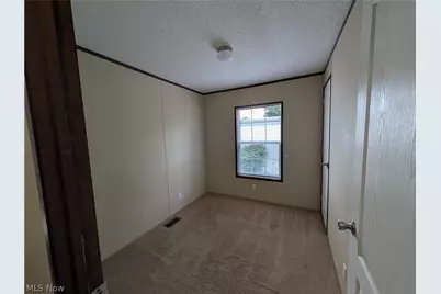 240 Cherry Bottom Glen, Elyria, OH 44035 - Photo 9