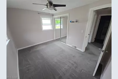 3054 Sterling Road, Lorain, OH 44052 - Photo 17