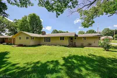 919 Robinson Avenue, Barberton, OH 44203 - Photo 3