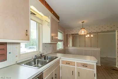 73 E Parkleigh Drive, Green Hills, OH 44131 - Photo 11