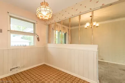 73 E Parkleigh Drive, Green Hills, OH 44131 - Photo 9