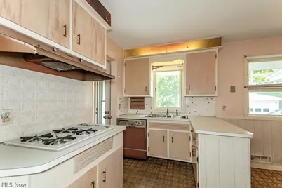 73 E Parkleigh Drive, Green Hills, OH 44131 - Photo 13