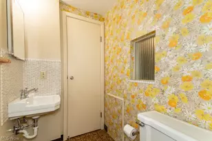 73 E Parkleigh Dr, Green Hills, OH 44131 - Photo 23