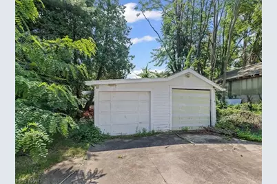 577 Eastland Avenue, Akron, OH 44305 - Photo 37
