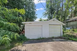 577 Eastland Ave, Akron, OH 44305 - Photo 37