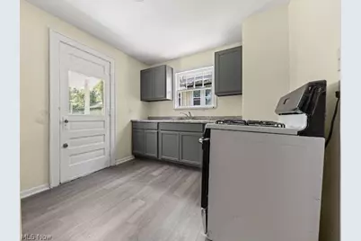 577 Eastland Avenue, Akron, OH 44305 - Photo 15