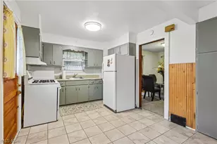 636 Polk Ave, Akron, OH 44314 - Photo 11