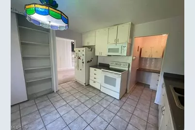 6167 Oakwood Circle, North Ridgeville, OH 44039 - Photo 5