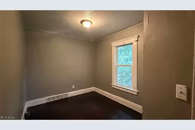 12607 Watterson Avenue, Loveland, OH 44105 - Photo 7