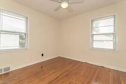 595 Dickerson Road, Willowick, OH 44095 - Photo 17