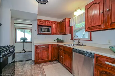 5084 Forest Road, Mentor, OH 44060 - Photo 9