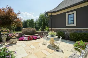 520 Arbor Falls Dr, Sharon, OH 44281 - Photo 5