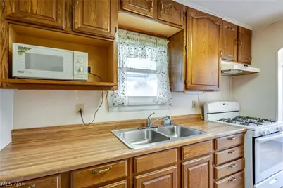 1425 Chippewa Avenue, Akron, OH 44305 - Photo 15