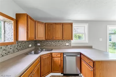 7210 Colgate Avenue, Loveland, OH 44102 - Photo 15