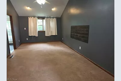 1341 Benton Street, Barberton, OH 44203 - Photo 9