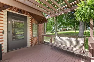 1942 Edwards Dr, Akron, OH 44306 - Photo 3