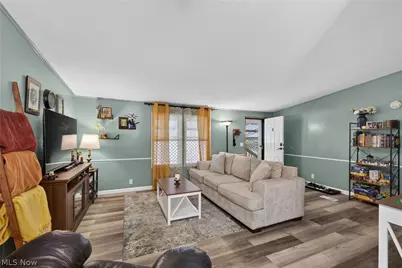 13041 Kevin Lane, Chardon, OH 44024 - Photo 9