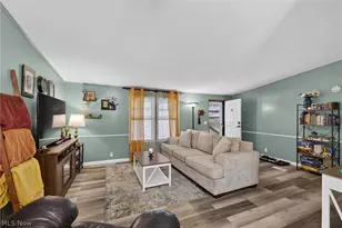 13041 Kevin Ln, Chardon, OH 44024 - Photo 9