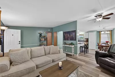 13041 Kevin Lane, Chardon, OH 44024 - Photo 11