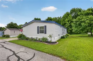 13041 Kevin Ln, Chardon, OH 44024 - Photo 5