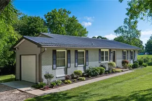 2655 Eva Cir, Zanesville, OH 43701 - Photo 3