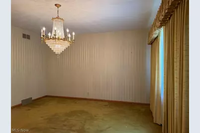 7421 W Parkside Drive, Youngstown, OH 44512 - Photo 7