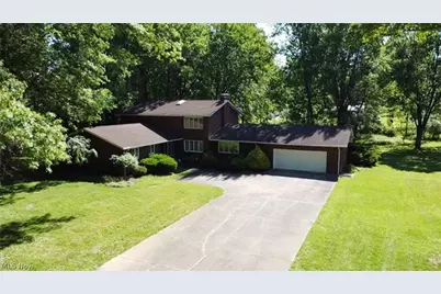 7421 W Parkside Drive, Youngstown, OH 44512 - Photo 3