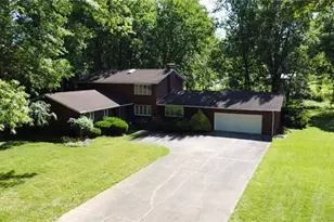 7421 W Parkside Dr, Youngstown, OH 44512 - Photo 3