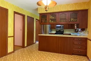 7421 W Parkside Dr, Youngstown, OH 44512 - Photo 11