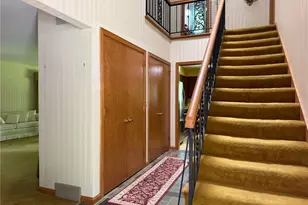7421 W Parkside Dr, Youngstown, OH 44512 - Photo 5