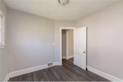 10937-10929 Massie Avenue, Loveland, OH 44108 - Photo 11