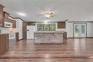 3424 Painesville Warren Rd, Worthington, OH 44470 - Photo 17