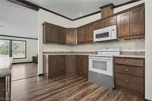 3424 Painesville Warren Rd, Worthington, OH 44470 - Photo 21