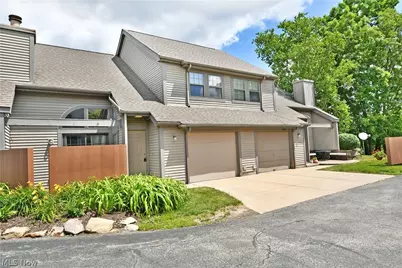 4052 Saint Andrews Court #4, Canfield, OH 44406 - Photo 5