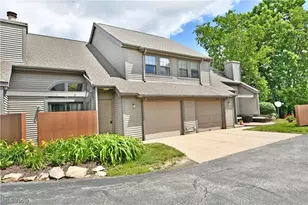 4052 St Andrews Ct, Canfield, OH 44406 - Photo 5