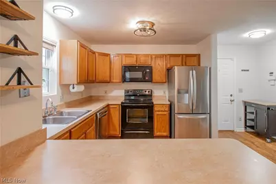 1270 Delia Avenue, Akron, OH 44320 - Photo 9