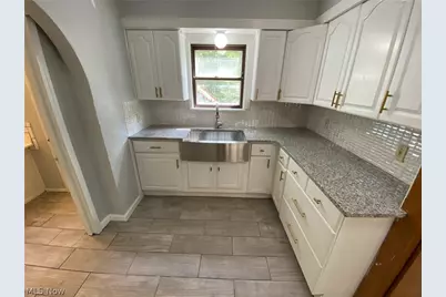 493 Rentschler Street, Akron, OH 44304 - Photo 11