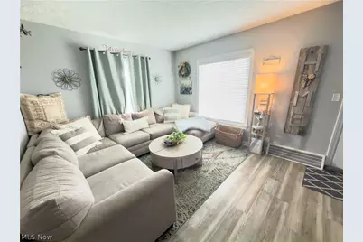 220 E 327th Street, Willowick, OH 44095 - Photo 17