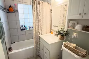 220 E 327th St, Willowick, OH 44095 - Photo 13